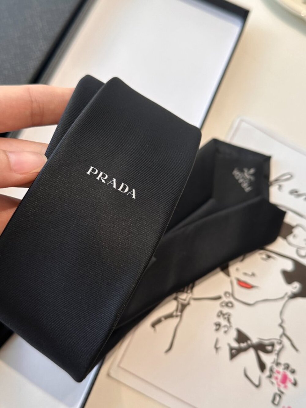 🖤Prada black tie, unisex comes with a gift box - Picture 2 of 5